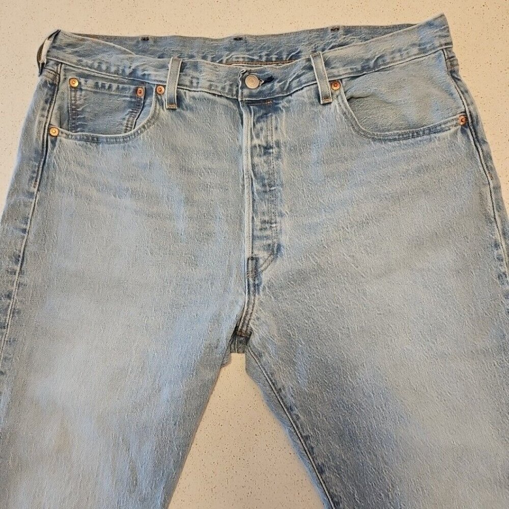 Levis 501 Jeans Mens Sz 38 x 34 Big E Red Tab Premium Blue Stone Wash Button Fly - Picture 2 of 10